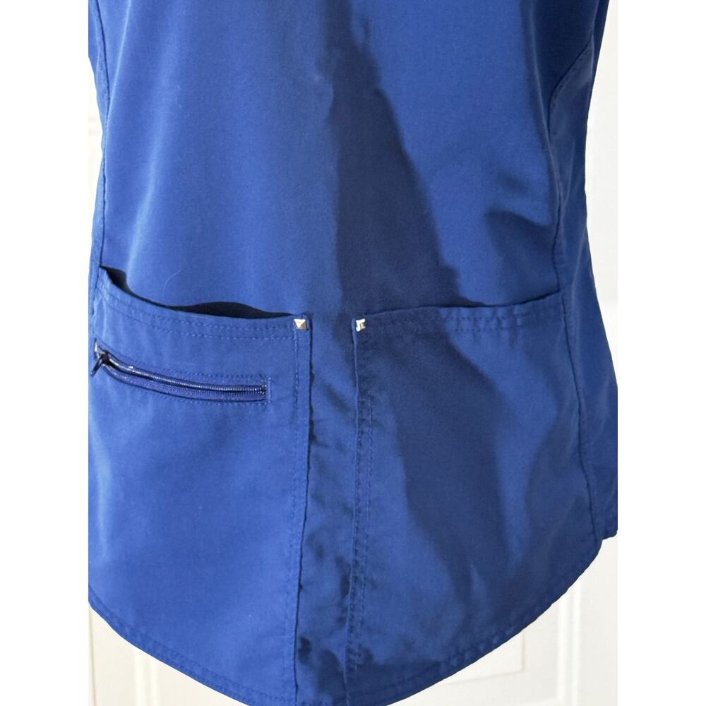Scrubstar Ultimate XS women’s blue scrub top, three pockets badge loop - Picture 4 of 9